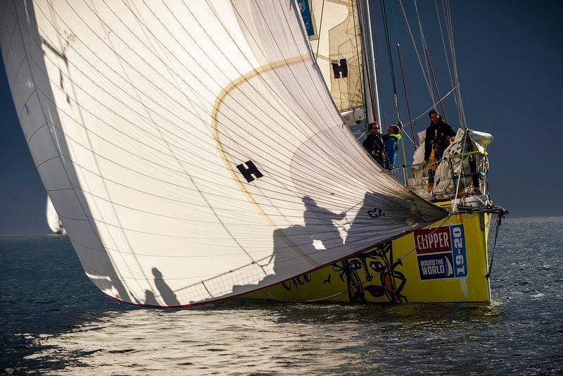 The Punta del Este team's bright yellow hull flies the flag for the Uruguayan resort as it rounds the first mark in second place. - photo © Clipper Ventures