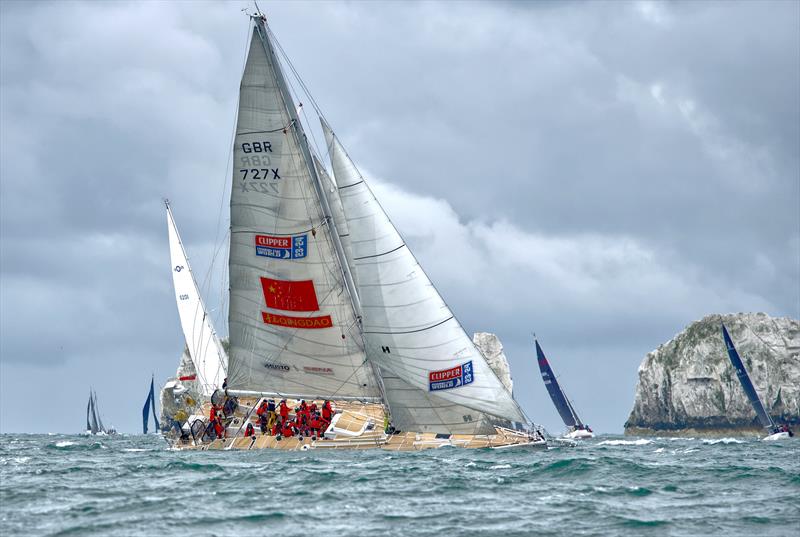 Round the Island Race - photo © Tom Hicks / www.solentaction.com