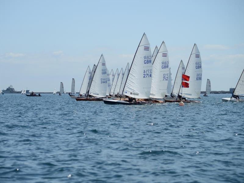 Allen Contender Travellers at Castle Cove photo copyright Richard Bowers taken at Castle Cove Sailing Club and featuring the Contender class