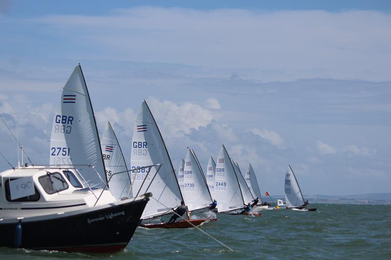 Allen Contender Travellers at Highcliffe - photo © Sarah Desjonqueres