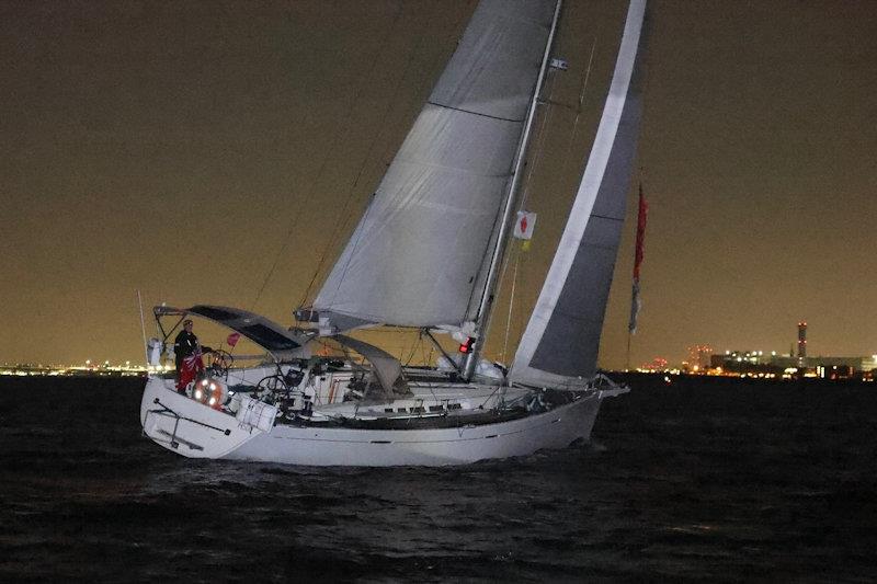 'White Spirit' finishing the Melbourne Osaka Cup - photo © Kazuyoshi Yamano