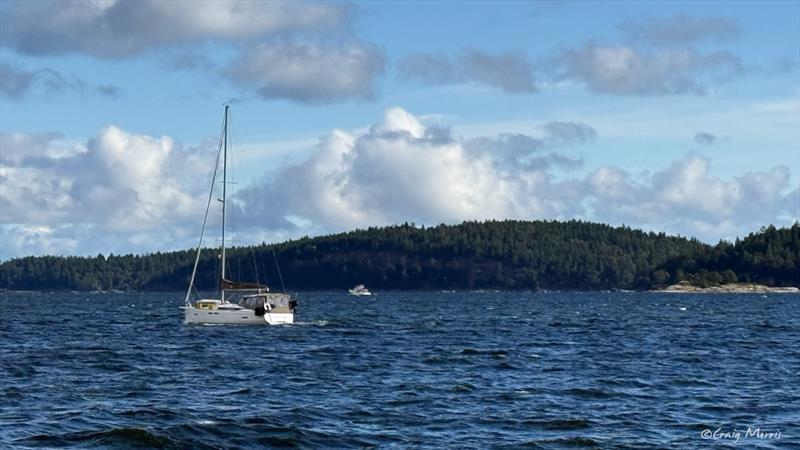 Dog Star just south of Nanaimo - photo © Craig Morris