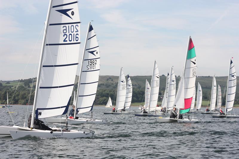 Stuart Snell(2016) grabs pole from Thomas Sandal on the start line in the Sprint 15 Northern Championships at Carsington - photo © Pauline Love