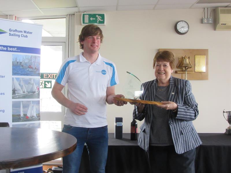 Paul Grattage wins the Chris Black Sprint 15 Icicle at Grafham photo copyright Bob Carter taken at Grafham Water Sailing Club and featuring the Dart 15 class