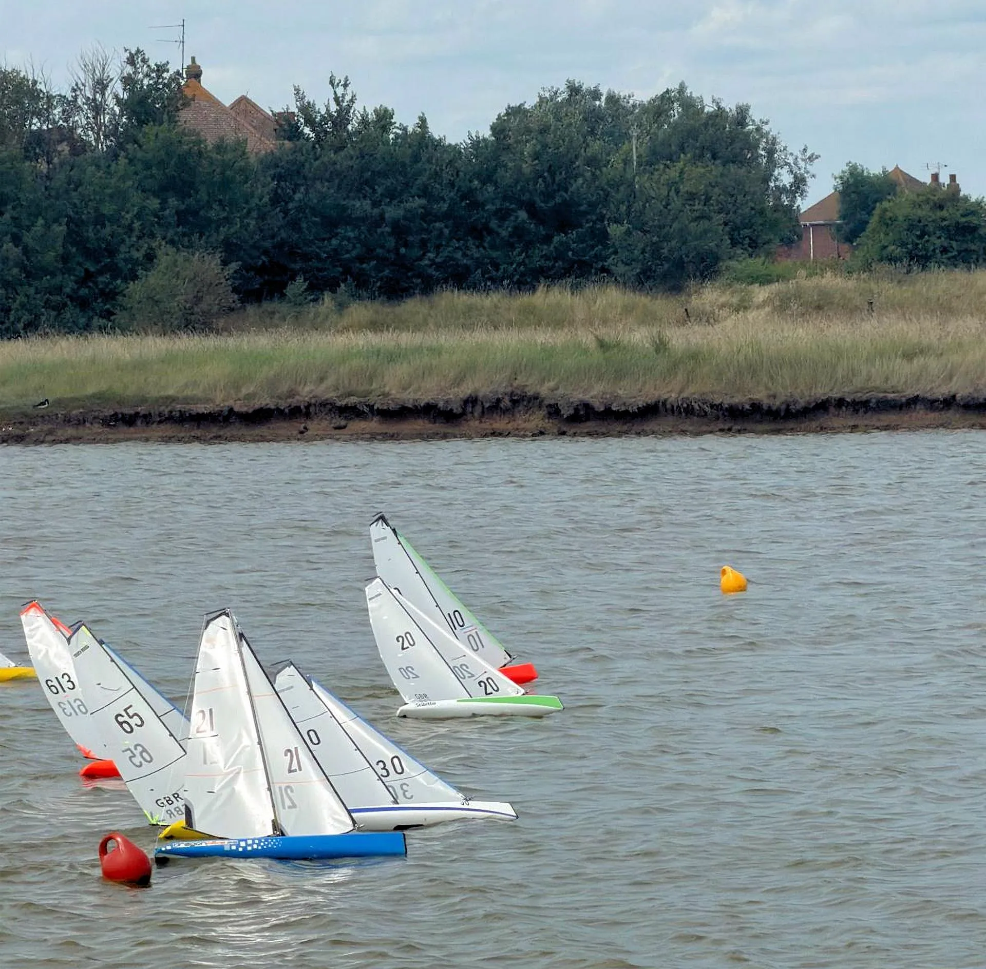 yachtsandyachting.com - YachtsandYachting.com - DF95 Spring Series at East Kent Radio Sailing Club - Week 9