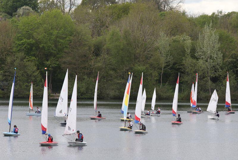 Light and shifty for the North East & Yorkshire Youth Travellers (NEYYTS) at Ripon photo copyright Fiona Spence taken at Ripon Sailing Club and featuring the Dinghy class