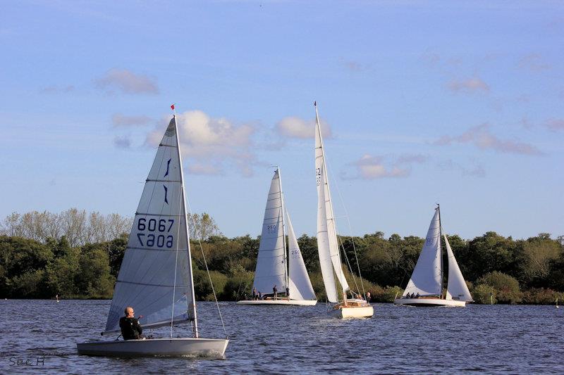 Tri-Icicle Race at Snowflake SC on the Norfolk Broads photo copyright Sue Hines taken at Snowflake Sailing Club and featuring the Dinghy class