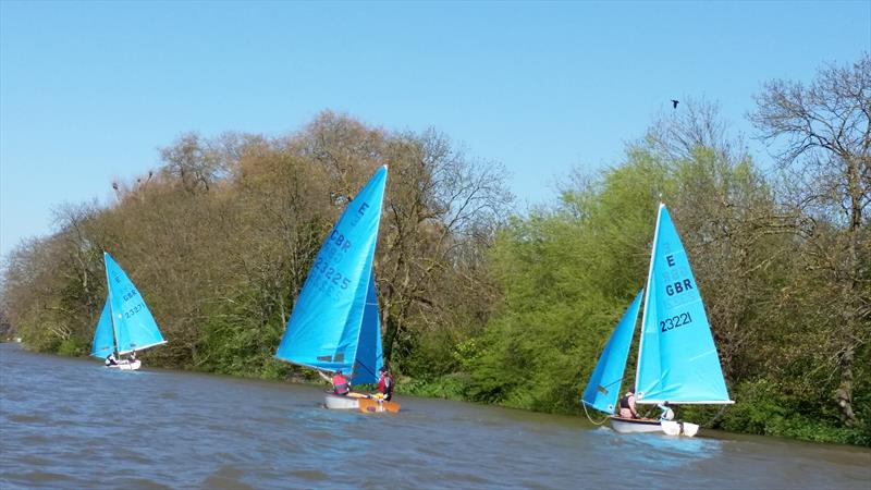 Dodging the tide during the Enterprise Open at London Corinthian - photo © Caroline Simonds