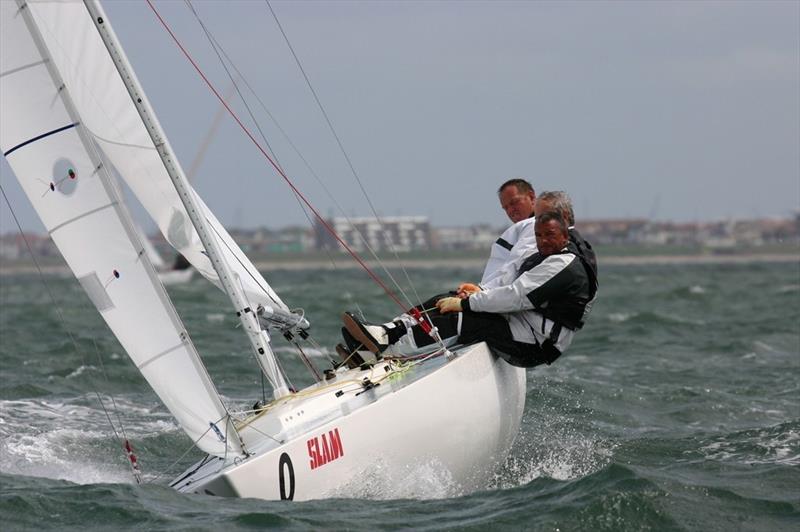 Andy Beadsworth digs in upwind during the 2007 Etchells Worlds photo copyright Fiona Brown / www.fionabrown.com taken at Royal Ocean Racing Club, Cowes and featuring the Etchells class