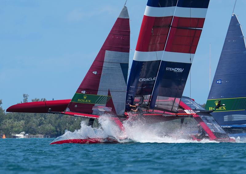 Great Britain SailGP Team presented by INEOS helmed by Sir Ben Ainslie in close action with USA SailGP Team while rounding Mark 1, during Bermuda SailGP  photo copyright Thomas Lovelock/SailGP taken at Royal Bermuda Yacht Club and featuring the F50 class