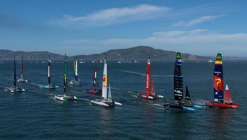 Spain SailGP Team helmed by Diego Botin ahead of New Zealand SailGP Team, Emirates Great Britain SailGP Team, Red Bull Italy SailGP Team and Australia SailGP Team on Race Day 2 of the Oracle San Francisco Sail Grand Prix - photo © Simon Bruty for SailGP