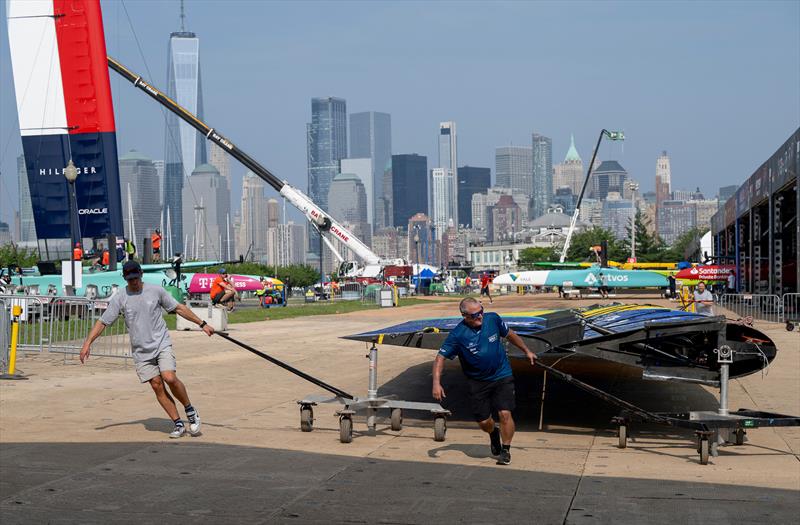 Mubadala Brazil rerig the F50  - Mubadala New York Sail Grand Prix - June 6, 2025 - photo © Ricardo Pinto/SailGP