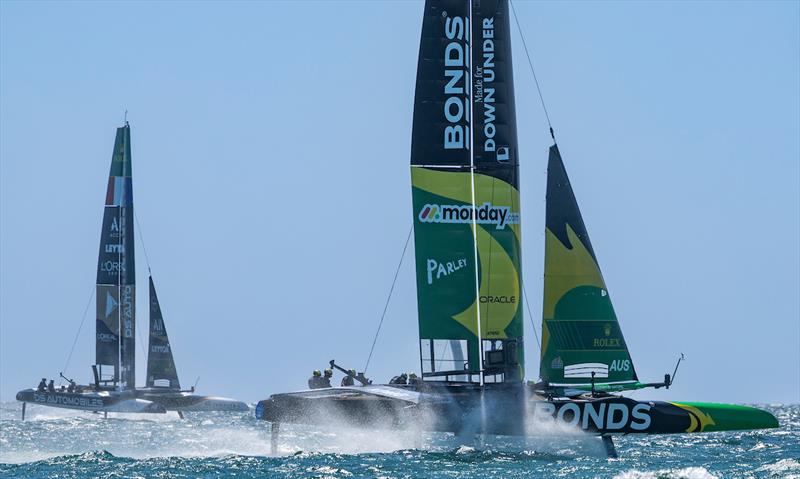 BONDS Flying Roos SailGP Team helmed by Tom Slingsby leading DS Automobiles SailGP Team France helmed by Quentin Delapierre in the Final Race, on Race Day 2 of the Oracle Perth Sail Grand Prix - photo © Samo Vidic for SailGP