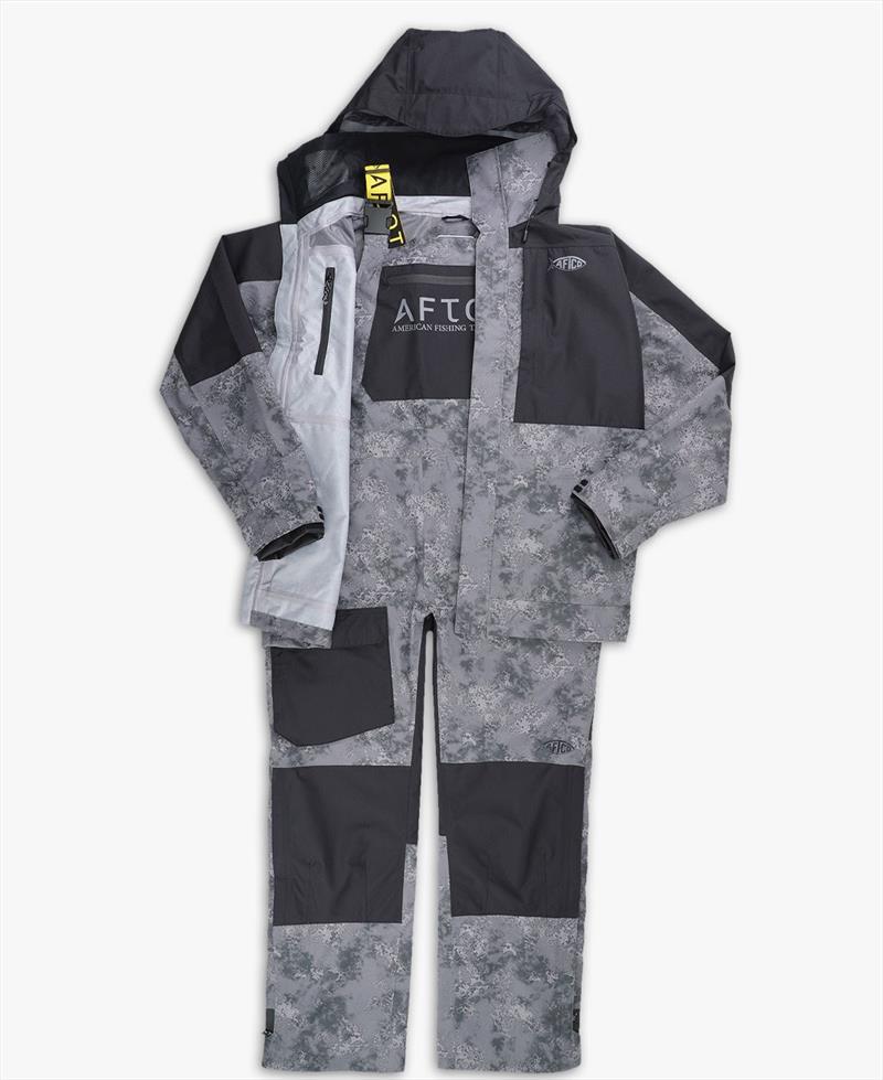 Barricade weatherproof rain suit - photo © AFTCO