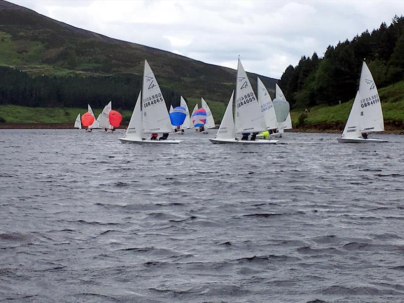 Waples Wines Flying Fifteen Traveller Series at Dovestone - photo © Sally McKee