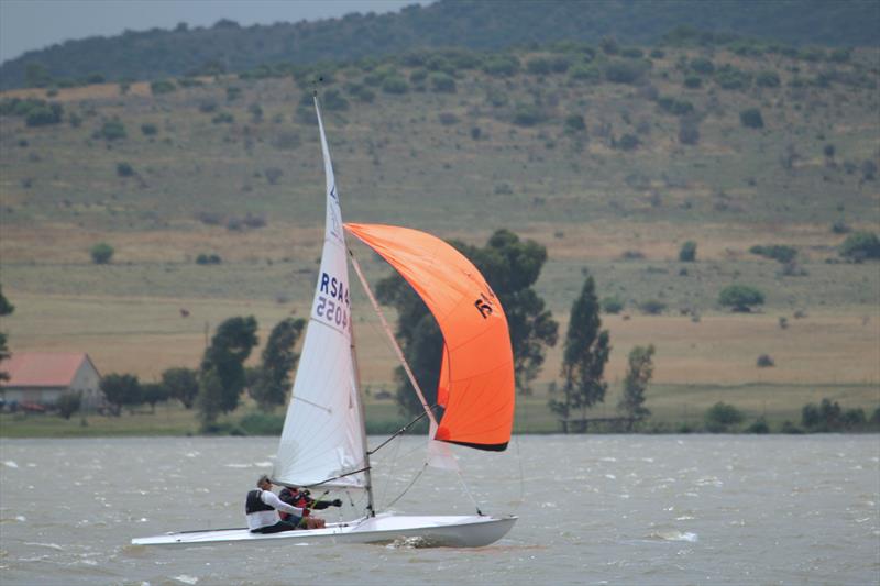 Alex Schon and David Rae glding to victory at the Flying 15 South African Nationals at Vaal Dam - photo © Geoff Walter
