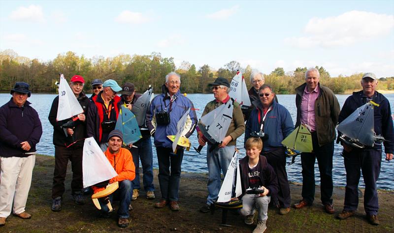 Videlo Globe Footy open at Frensham Pond photo copyright Roger Stollery taken at Frensham Pond Sailing Club and featuring the Footy class