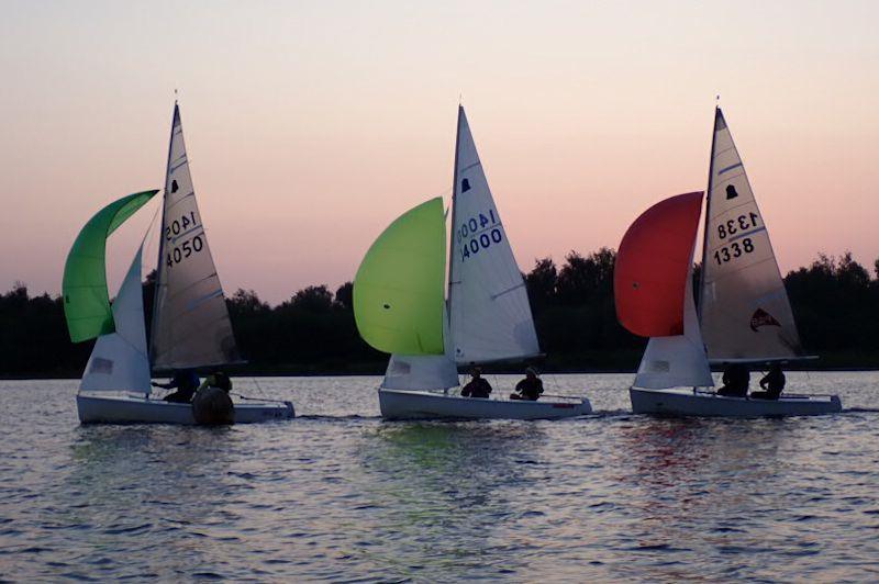 First lap - Sunrise to Sunset event at Leigh & Lowton - photo © LLSC