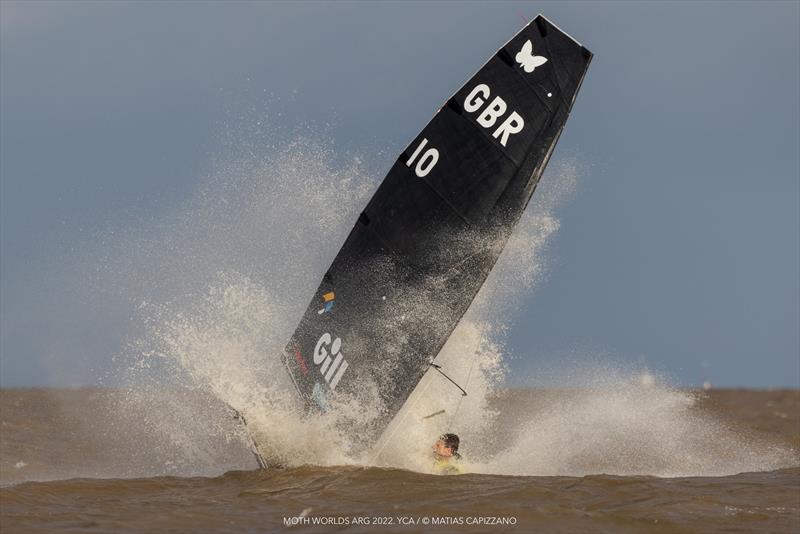 Day 2 of the Moth Worlds at Buenos Aires, Argentina photo copyright Moth Worlds ARG 2022 / Matias Capizzano taken at Yacht Club Argentino and featuring the International Moth class