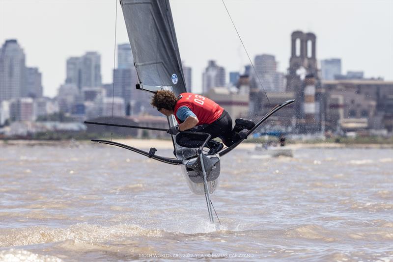 Massimo Contessi on day 5 of the Moth Worlds at Buenos Aires, Argentina photo copyright Moth Worlds ARG 2022 / Matias Capizzano taken at Yacht Club Argentino and featuring the International Moth class