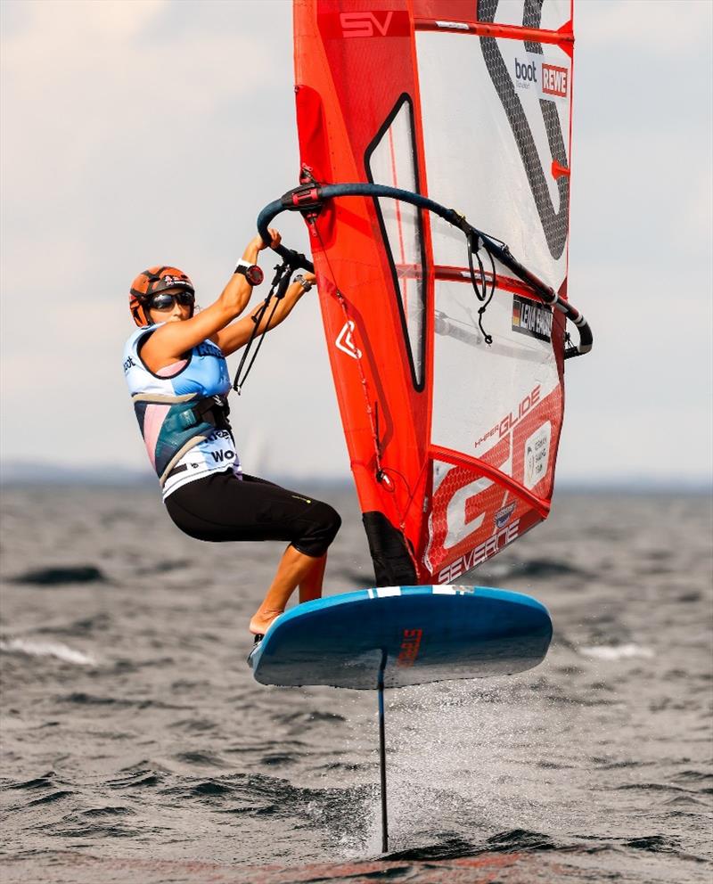 Lena Erdil `in blue` in second place on her way to the top photo copyright ChristianBeeck.de taken at Kieler Yacht Club and featuring the iQFoil class