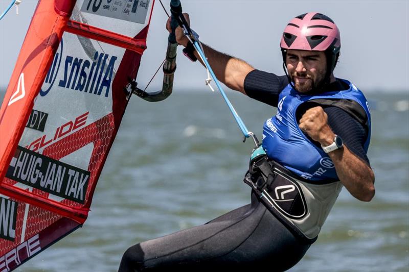 Huig Jan Tak (NED) in the iQFOiL Men - Hempel World Cup Series Allianz Regatta day 4 photo copyright Sailing Energy / Hempel World Cup Series Allianz Regatta taken at  and featuring the iQFoil class