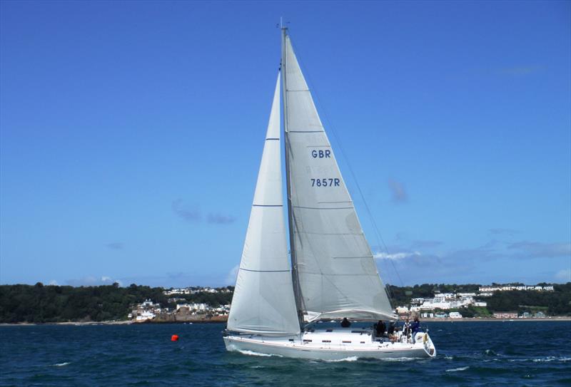 Zanzibar starting round 2 of race 1 of the Jackson Yacht Services Bay Races at RCIYC - photo © Bill Harris