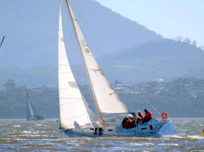 Mottle 33 Kindred Spirit won three of the four races for Division 3 in the DSS winter series - photo © Peter Campbell