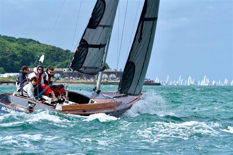 Round the Island Race 2022 photo copyright Tom Hicks / www.solentaction.com taken at Island Sailing Club, Cowes and featuring the IRC class