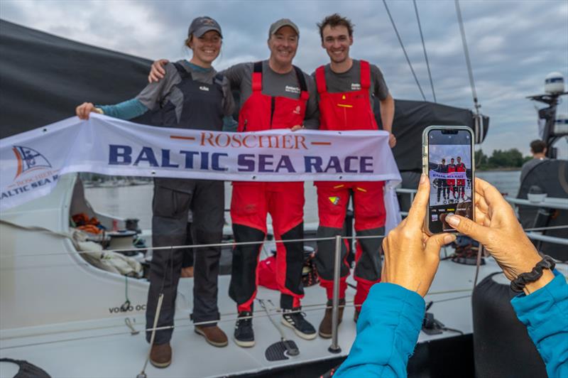 Roschier Baltic Sea Race: A family shot - Clarke Murphy with Liam and Caitlin Murphy after finishing the race  - photo © Pepe Korteniemi /www.pepekorteniemi.fi