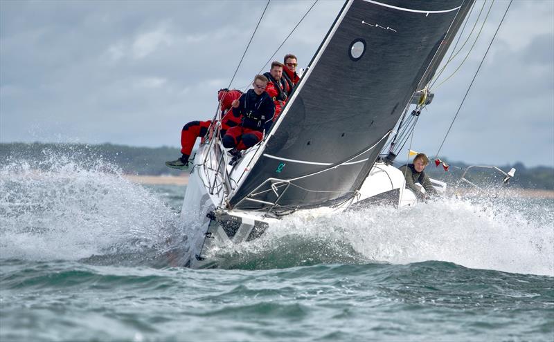 Round the Island Race - photo © Tom Hicks / www.solentaction.com