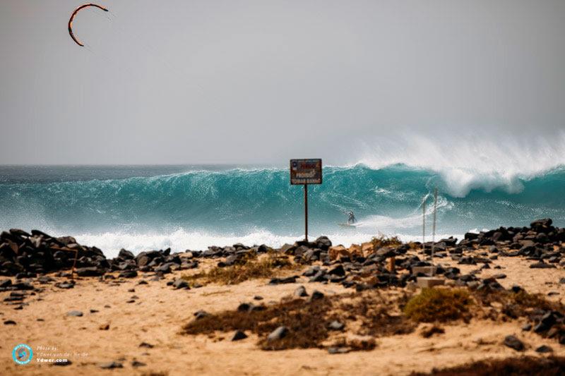 Nicola Abadjiev scores a bomb on day one - GKA Kite-Surf World Cup Cabo Verde, Day 1 - photo © Ydwer van der Heide