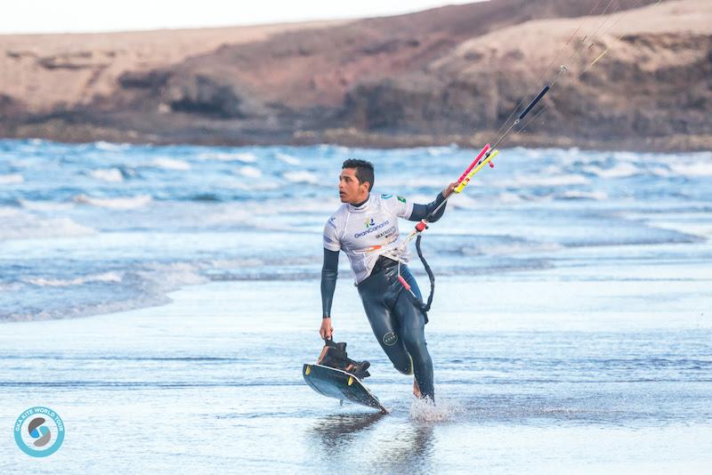 Set Teixeira sprints back upwind during yesterday's attempt at the men's semi-finals - 2019 GKA Freestyle World Cup Gran Canaria photo copyright Svetlana Romantsova taken at  and featuring the Kiteboarding class