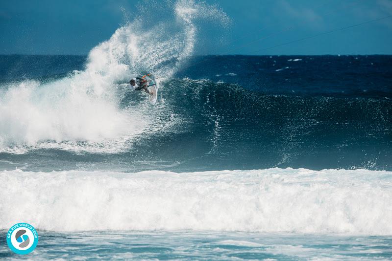 Precision and power - Airton's awesome combination - 2019 GKA Kite World Cup Mauritius, final day - photo © Ydwer van der Heide