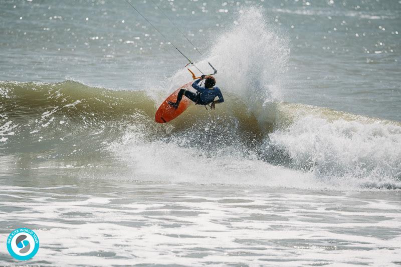 Mitu in constant motion - GKA Kite World Cup Dakhla - photo © Ydwer van der Heide