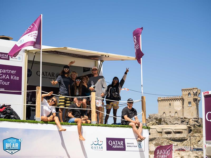 Riders enjoying the Qatar Airways VIP Lounge whilst waiting for the wind last Tuesday - photo © Samuel Cardenas