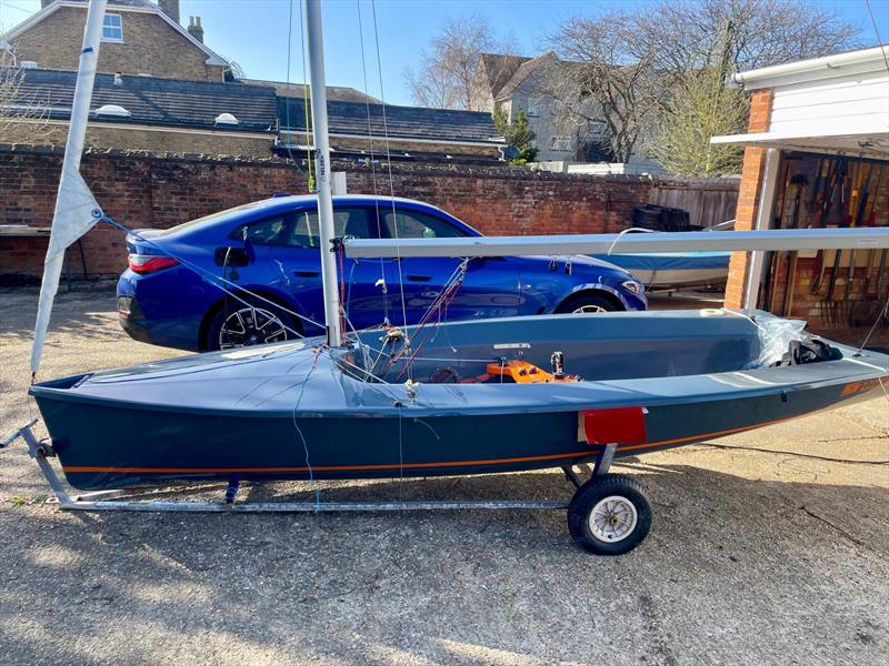 Lark 2542 - photo © Steve Chatten