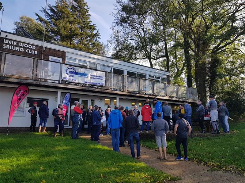 2000 class Inlands at Weir Wood - photo © Kev O'Brien