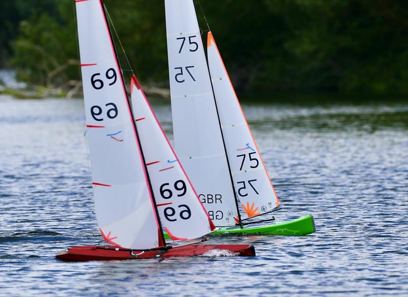 Tony Edwards GRUNGE 75 well matched by Michael Thomas' STARK 69 during the Marblehead Mermaid Trophy photo copyright Gillian Pearson taken at Guildford Model Yacht Club and featuring the Marblehead class