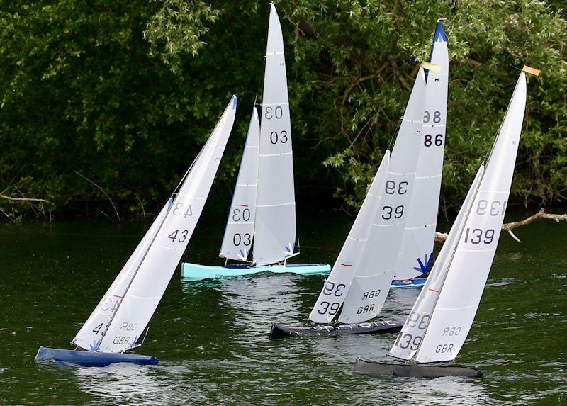 John Smith (43) leading in the approach to the windward mark - 43rd Marblehead Mermaid Trophy at Guildford photo copyright Gillian Pearson taken at Guildford Model Yacht Club and featuring the Marblehead class