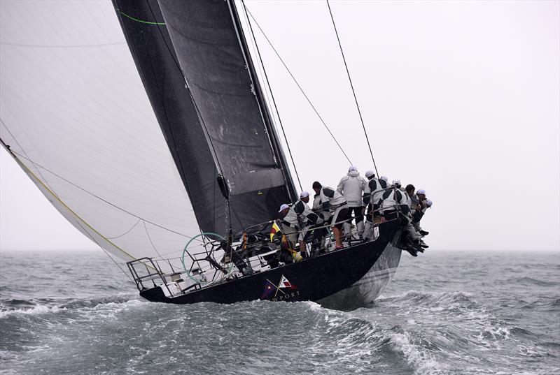 Bella Mente on day 6 of Aberdeen Asset Management Cowes Week photo copyright Rick Tomlinson / www.rick-tomlinson.com taken at Cowes Combined Clubs and featuring the Maxi class