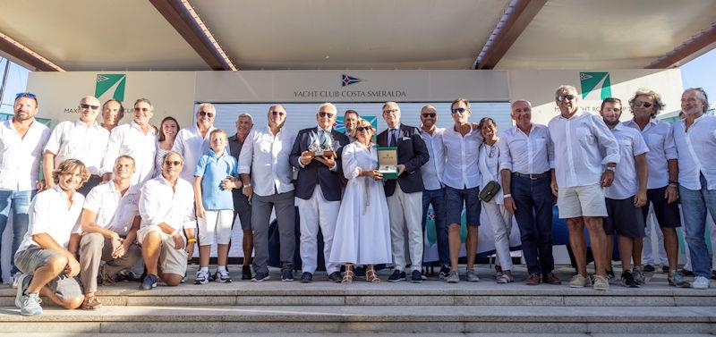 The H20 team receive their prizes at the Maxi Yacht Rolex Cup 2022 - photo © IMA / Studio Borlenghi