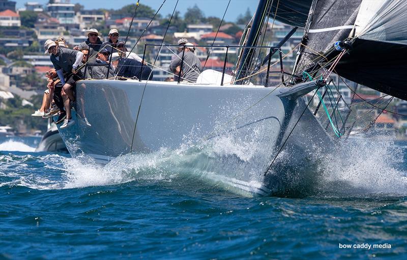 No Limit heading for the finish line - photo © Bow Caddy Media