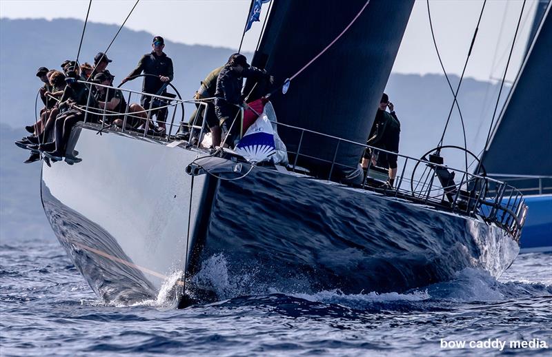 V at the top mark - photo © Bow Caddy Media