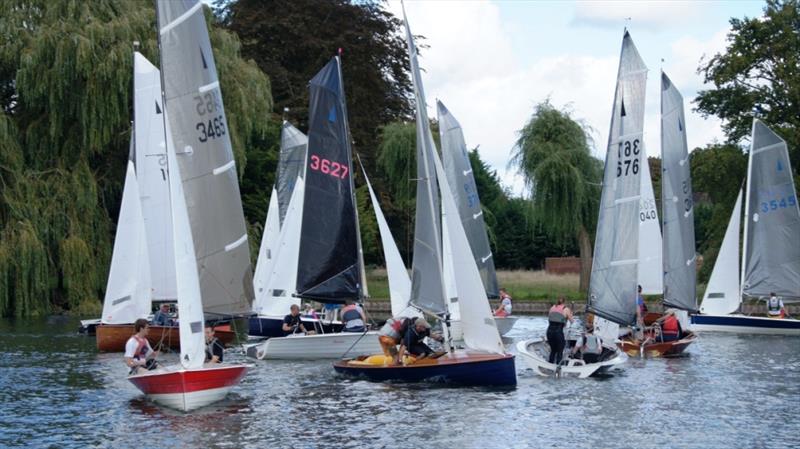 Merlin Rockets at Cookham Reach - photo © Roy Barratt