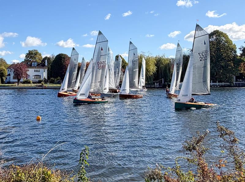 Race 2 Start during the Cookham Reach Merlin Open - photo © Pippa Kilsby