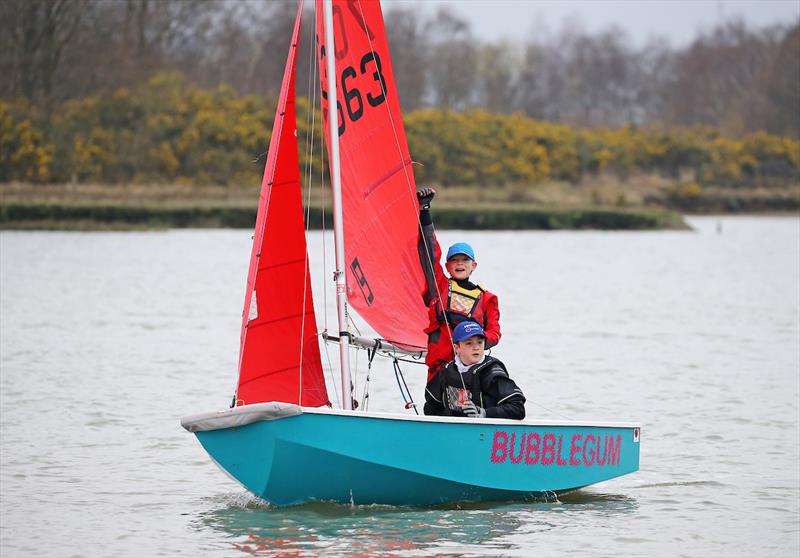 Junior Warming Pan at Hamble River photo copyright Sean Ryan taken at Hamble River Sailing Club and featuring the Mirror class