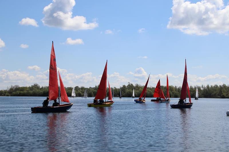 Mirror coaching & racing weekend at Hunts photo copyright Rachel Grayson & Steve Harley taken at Hunts Sailing Club and featuring the Mirror class