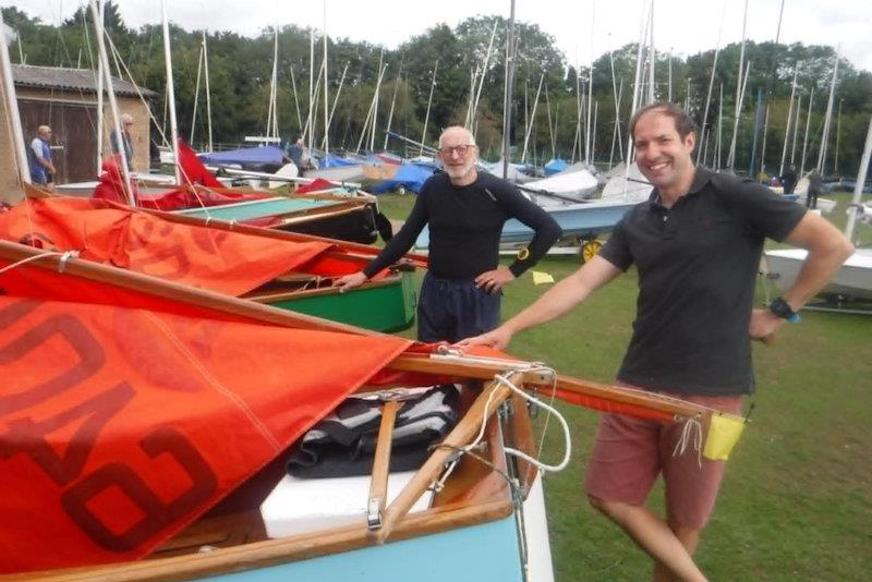 Singlehanders pose for the camera - Mirror Weekend at Hunts photo copyright Julian Gabe taken at Hunts Sailing Club and featuring the Mirror class