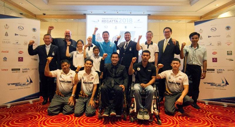 Back Row: Worawit Techasupakura, RTN, Secretary to Minister of Tourism & Sports (3rd left); Thanee Phudpad, VP, YRA of Thailand (4th left); William Gasson, Co-Chairman, TOGR Organising Committee (2nd left); Kirati Assakul (5th left) together with sailors - photo © TOGR